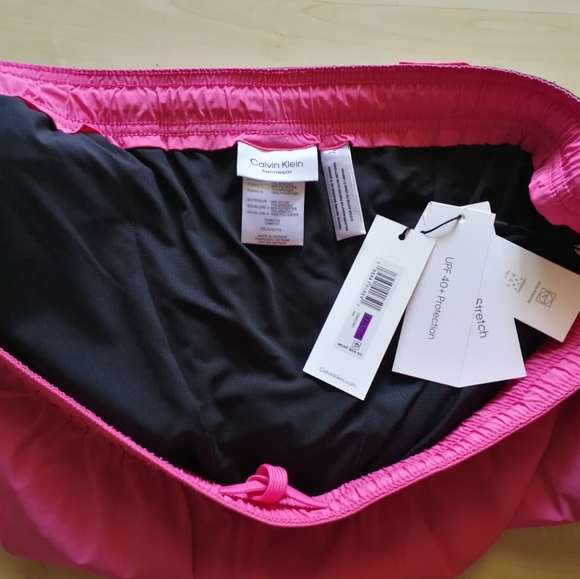 🆕 Calvin Klein XL hot pink barbie ken swim shorts trunks - Picture 4 of 4